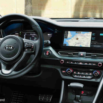 Kia-e-Niro-Cockpit-Infotainment.jpg